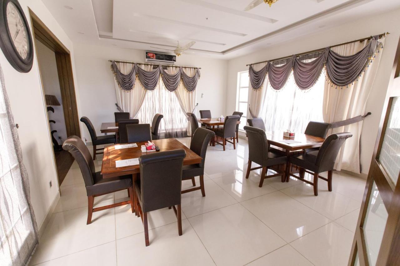 Canadian Inn Islamabad Exterior foto